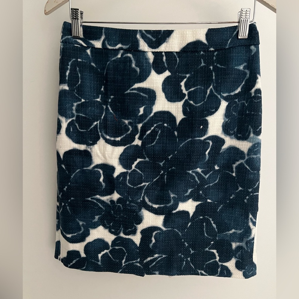 J. Crew Navy and White Floral Pencil Skirt size 4